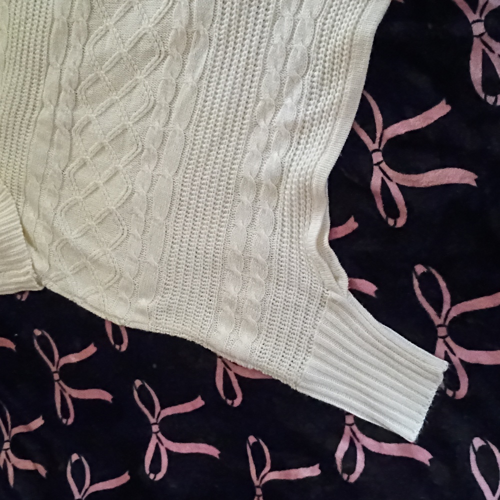 Hannah Cream Cable Knit Pullover Poncho Style Top Size L/XL EUC - Picture 3 of 6
